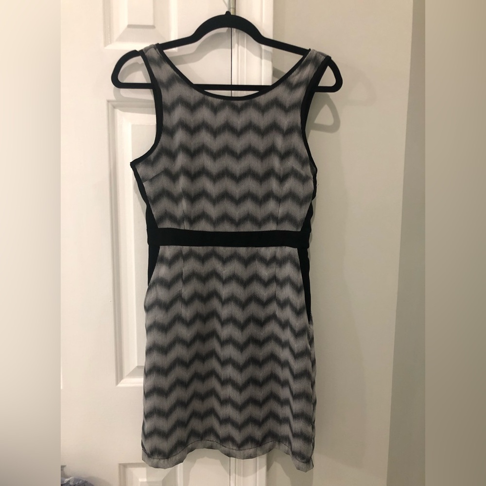 Black and white dress to special occasions, church or office